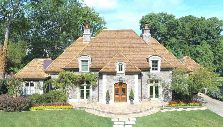 How Long Does a Cedar Shake Roof Last?