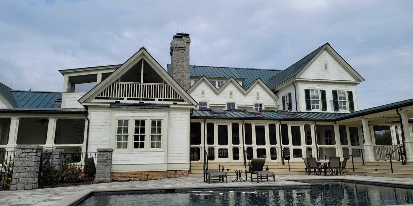 What is a Standing Seam Metal Roof Replacement? (& 4 Things to Know)